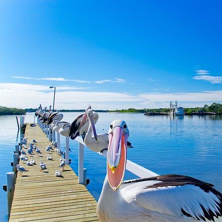 Moby Dick Waterfront Resort Motel Yamba Exterior photo