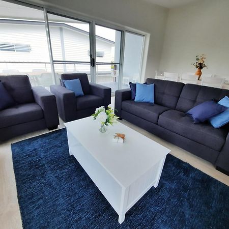 Moby Dick Waterfront Resort Motel Yamba Exterior photo