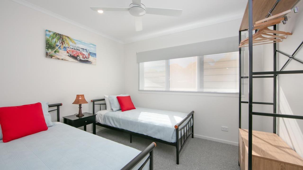 Moby Dick Waterfront Resort Motel Yamba Exterior photo