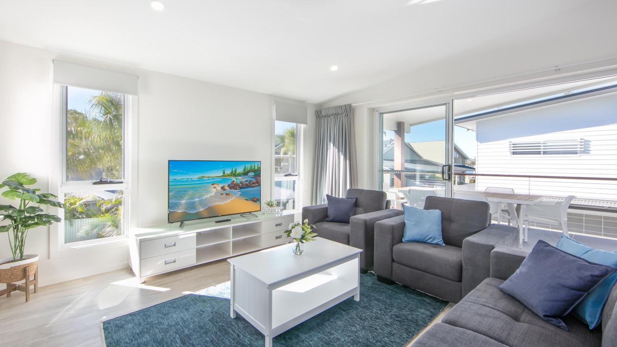 Moby Dick Waterfront Resort Motel Yamba Exterior photo